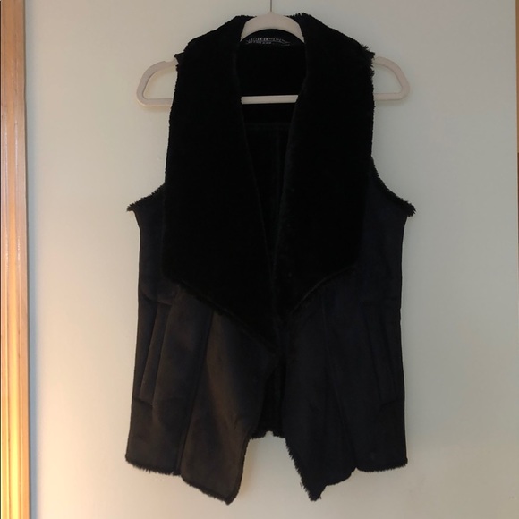 Cozy Black Vest • Faux Fur lined, faux suede - Picture 3 of 13